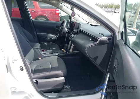 2022 Toyota Corolla Cross Le z USA, uszkodzony, nr VIN 7MUCAAAG9NV019636